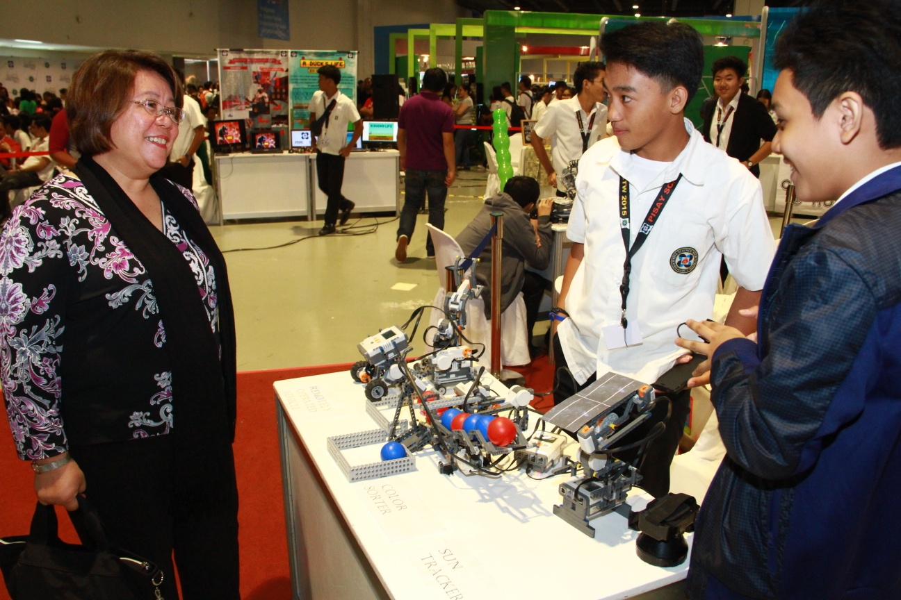 news-robotics in dost science week1-07312015