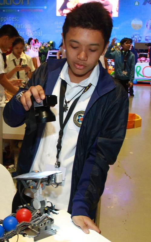 news-robotics in dost science week2-07312015