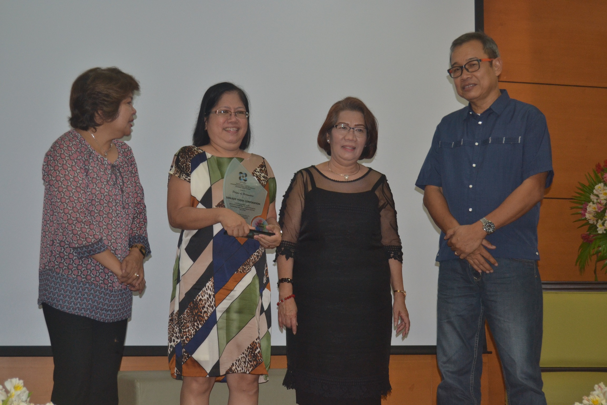 news-dost-awards-sunlight-foods-corp1-12152015